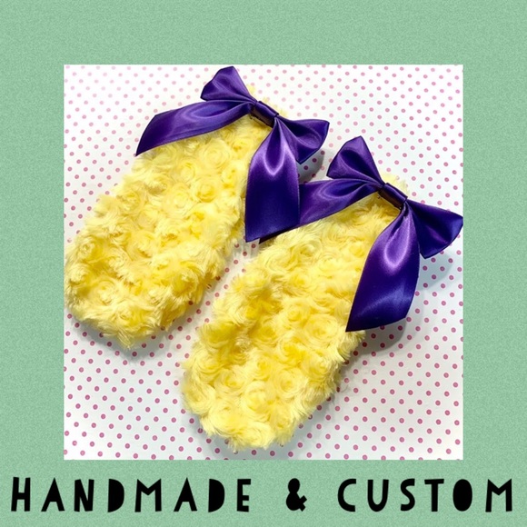 Kawaii Animal Crossing Cosplay Ears: Isabelle Dog - Picture 1 of 6